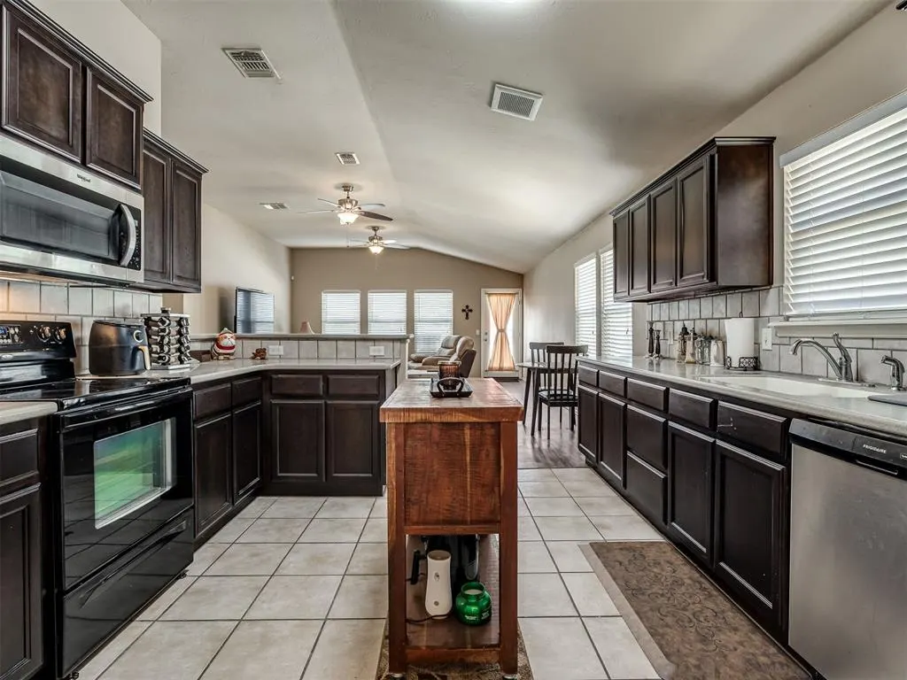 Photo 14 — 1191 SE 16th Terrace, Newcastle, OK 73065