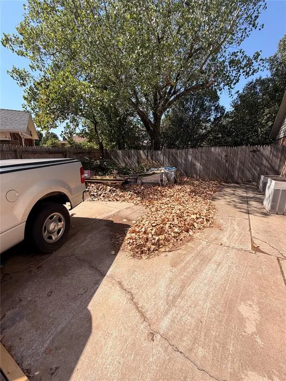 Photo 2 — 7928 Maehs Lane, Oklahoma City, OK 73162