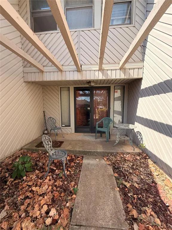 Photo 4 — 7928 Maehs Lane, Oklahoma City, OK 73162