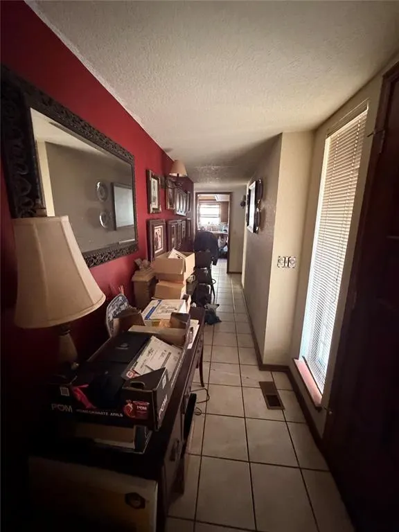 Photo 6 — 7928 Maehs Lane, Oklahoma City, OK 73162
