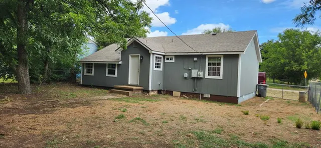 Photo 2 — 1506 NW Irwin Avenue, Lawton, OK 73507