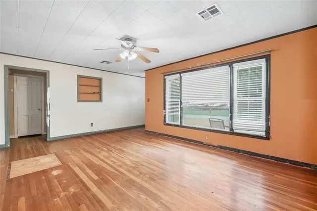 Photo 4 — 403 Eisenhower Lane, Elk City, OK 73644