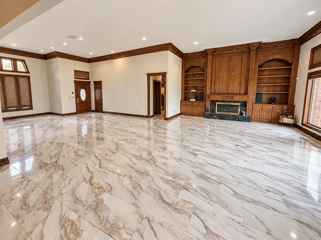 Photo 2 — 2422 Sunset Drive, Clinton, OK 73601