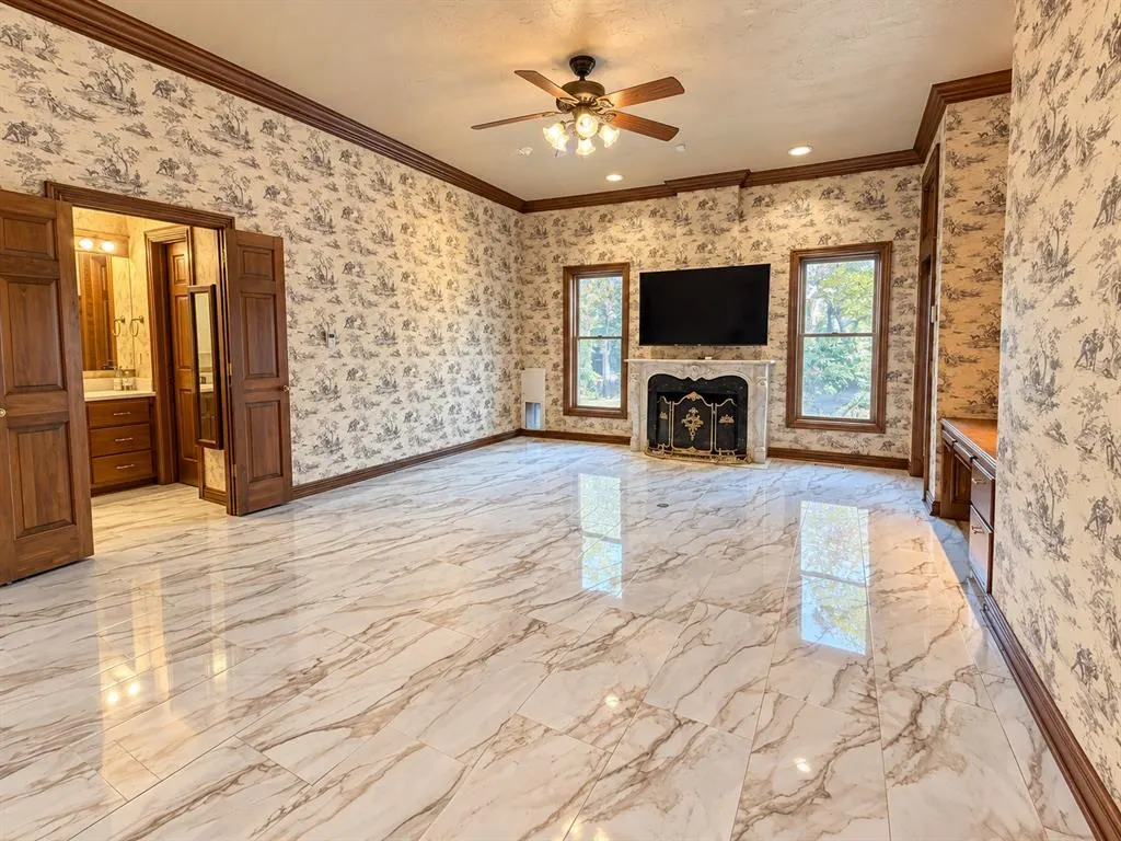 Photo 4 — 2422 Sunset Drive, Clinton, OK 73601
