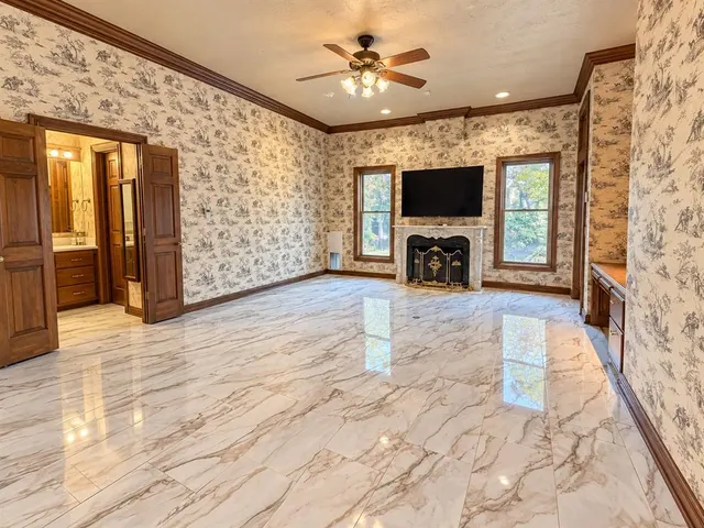 Photo 4 — 2422 Sunset Drive, Clinton, OK 73601