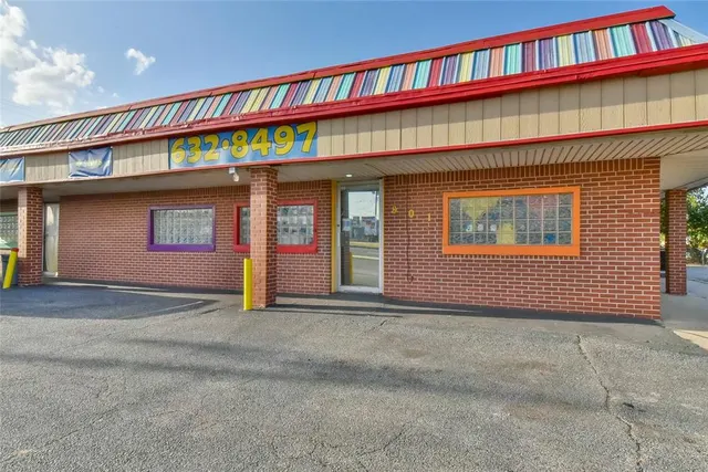 Photo 2 — 801 SW 59th Street, Oklahoma City, OK 73109