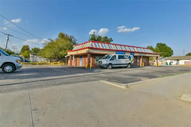 Photo 4 — 801 SW 59th Street, Oklahoma City, OK 73109