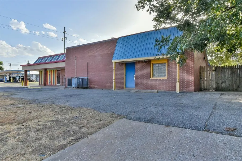 Photo 5 — 801 SW 59th Street, Oklahoma City, OK 73109