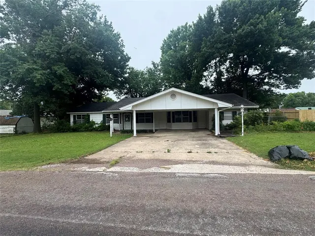 Photo 3 — 1205 E Indianola Street, Wynnewood, OK 73098