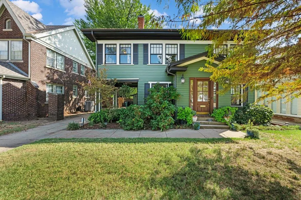 Photo 2 — 1936 NW 17th Street, Oklahoma City, OK 73106