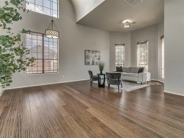 Photo 6 — 2047 Park Avenue, Newcastle, OK 73065
