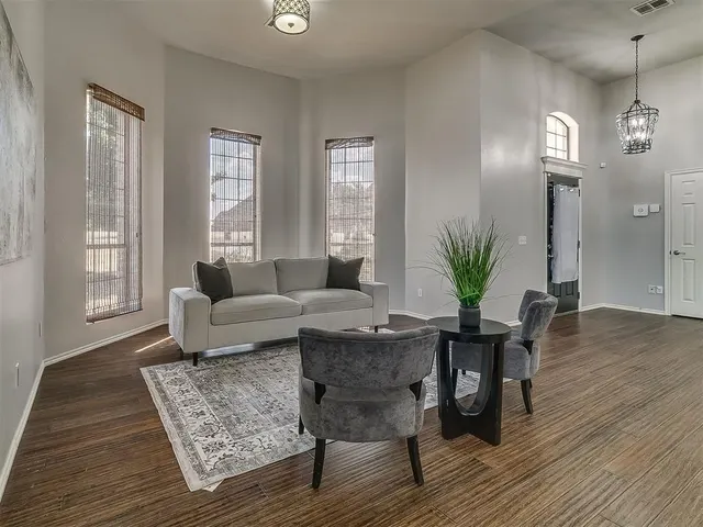 Photo 7 — 2047 Park Avenue, Newcastle, OK 73065