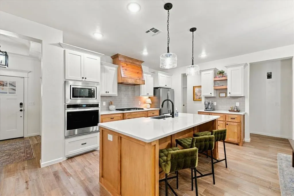 Photo 9 — 2301 Creekview Drive, Moore, OK 73160