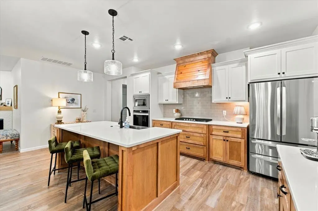 Photo 12 — 2301 Creekview Drive, Moore, OK 73160