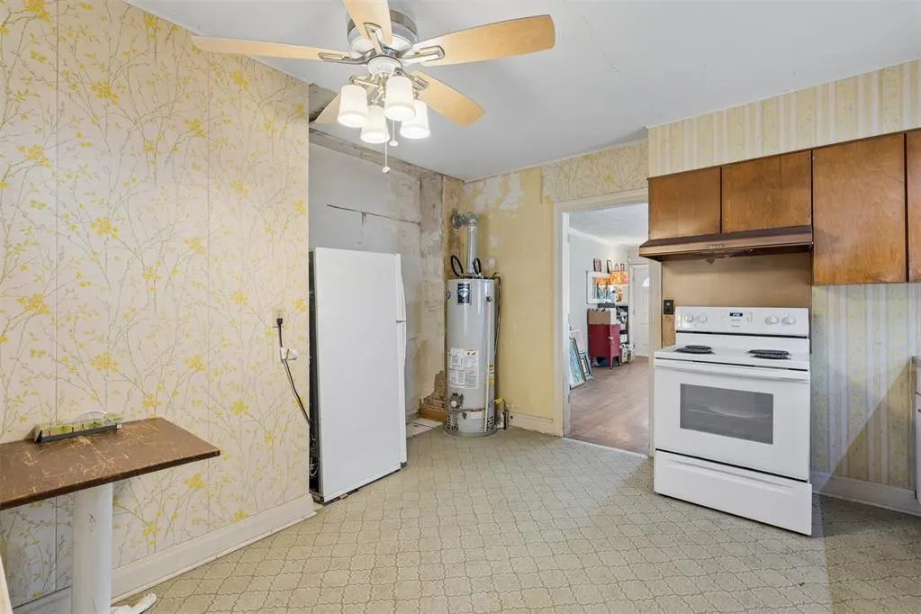 Photo 12 — 2305 NW 13th Street, Oklahoma City, OK 73107