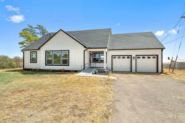 Photo 2 — 1601 Highway 62, Chickasha, OK 73018
