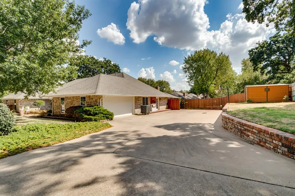 Photo 3 — 8230 NW 18th Street, Oklahoma City, OK 73127