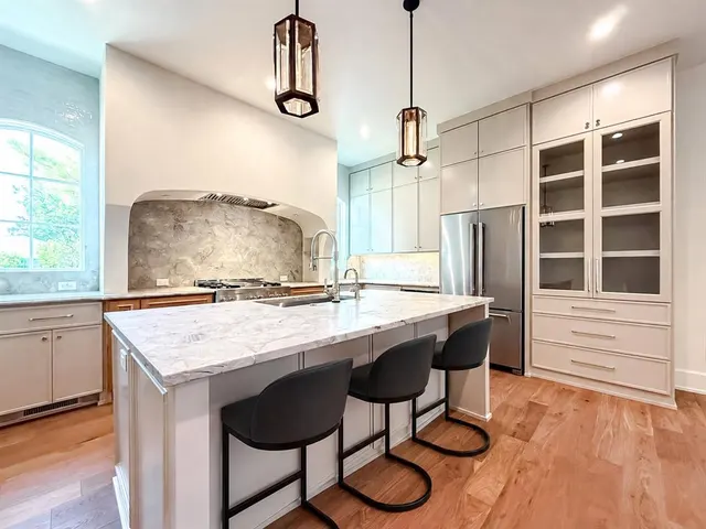 Photo 3 — 1738 Westchester Drive, The Village, OK 73120