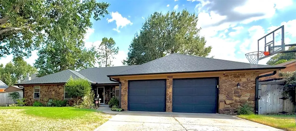 Front exterior — 3918 Brookhollow Road, Norman, OK 73072