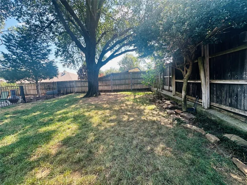 Photo 8 — 3918 Brookhollow Road, Norman, OK 73072