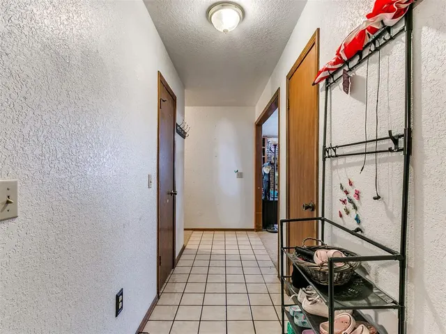 Photo 4 — 16 Bellgate Drive, Yukon, OK 73099