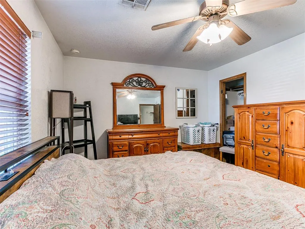 Photo 6 — 16 Bellgate Drive, Yukon, OK 73099