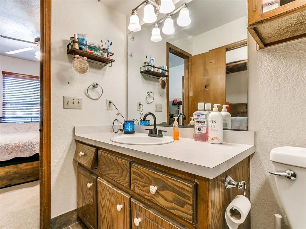 Photo 9 — 16 Bellgate Drive, Yukon, OK 73099
