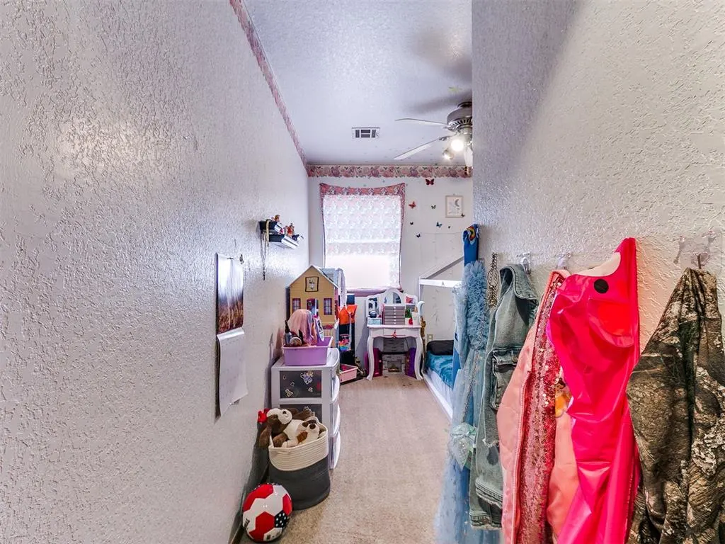 Photo 11 — 16 Bellgate Drive, Yukon, OK 73099
