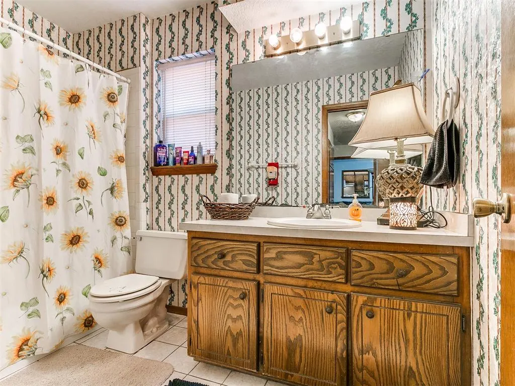 Photo 15 — 16 Bellgate Drive, Yukon, OK 73099