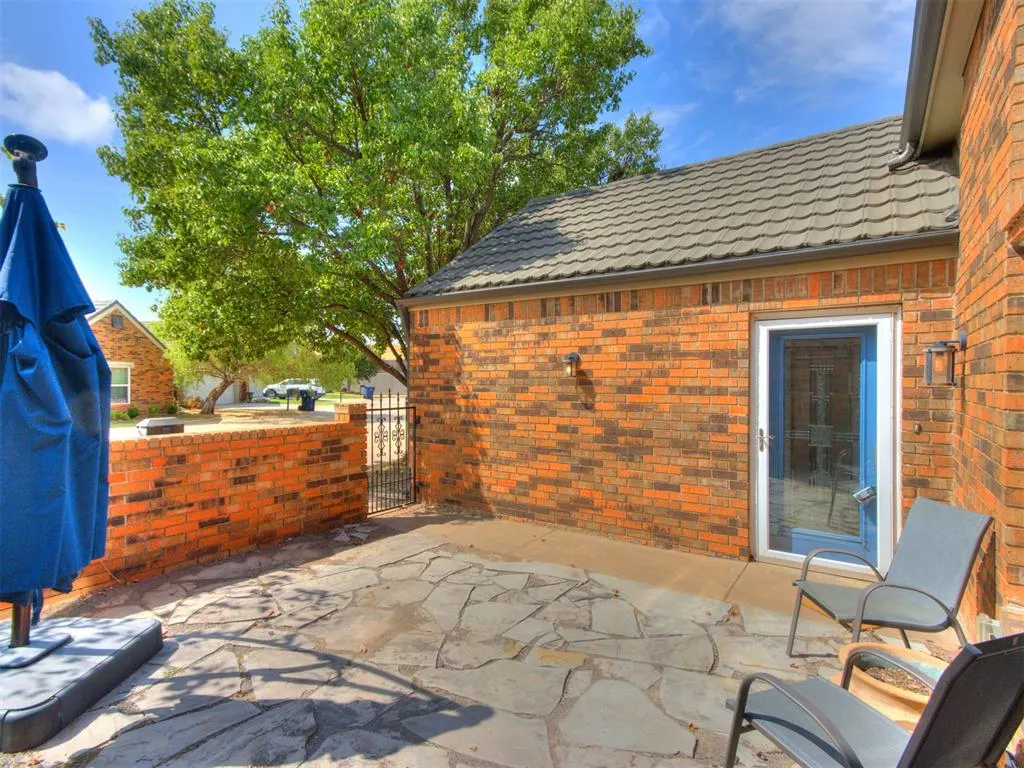 Photo 3 — 11811 Springhollow Road, Oklahoma City, OK 73120