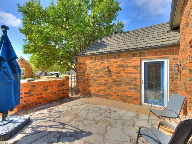 Photo 3 — 11811 Springhollow Road, Oklahoma City, OK 73120