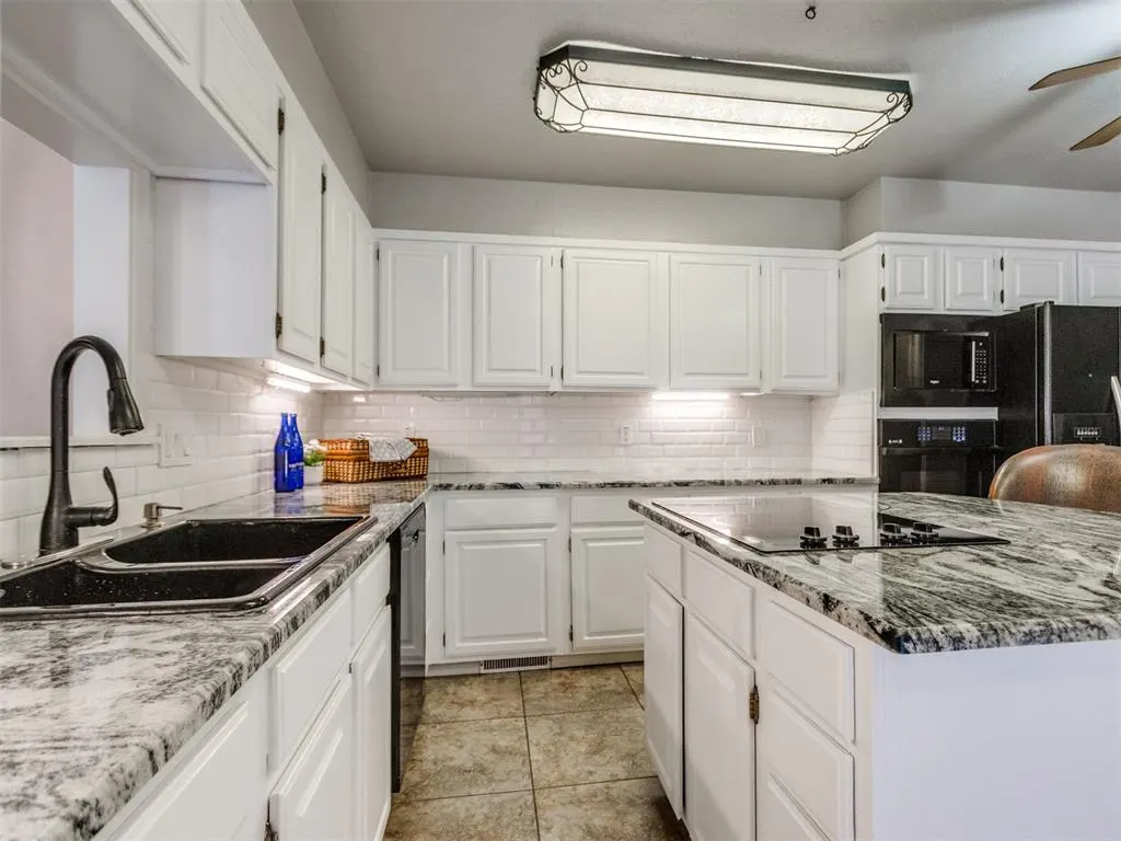 Photo 9 — 11811 Springhollow Road, Oklahoma City, OK 73120