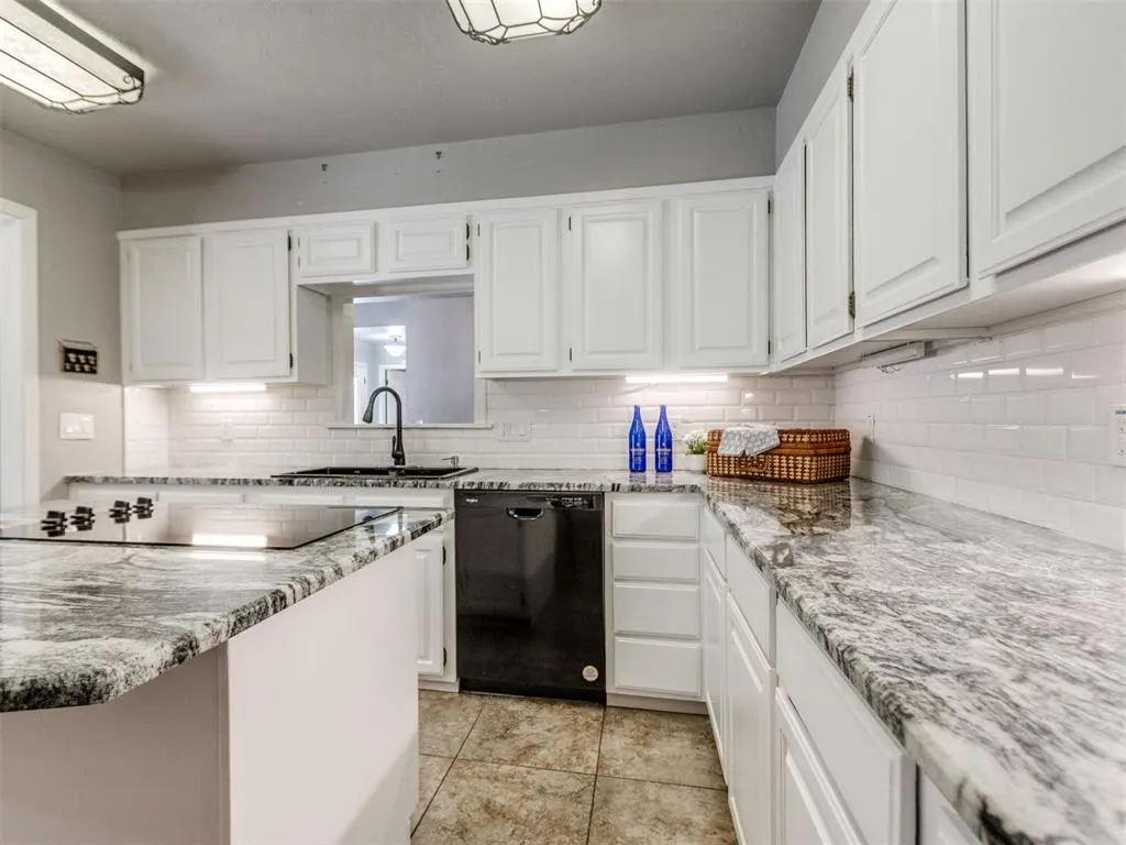 Photo 10 — 11811 Springhollow Road, Oklahoma City, OK 73120
