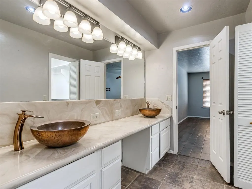 Photo 18 — 11811 Springhollow Road, Oklahoma City, OK 73120