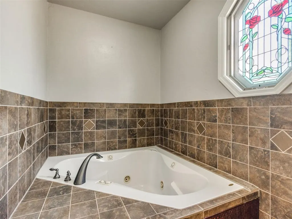 Photo 20 — 11811 Springhollow Road, Oklahoma City, OK 73120