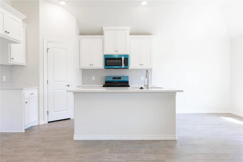Photo 2 — 9204 NW 119th Street, Yukon, OK 73099