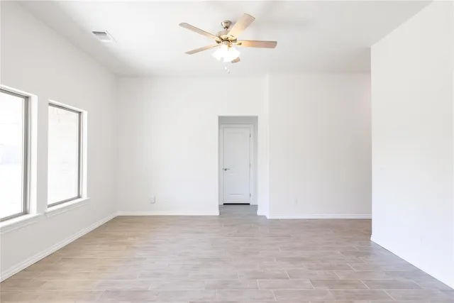 Photo 4 — 9204 NW 119th Street, Yukon, OK 73099