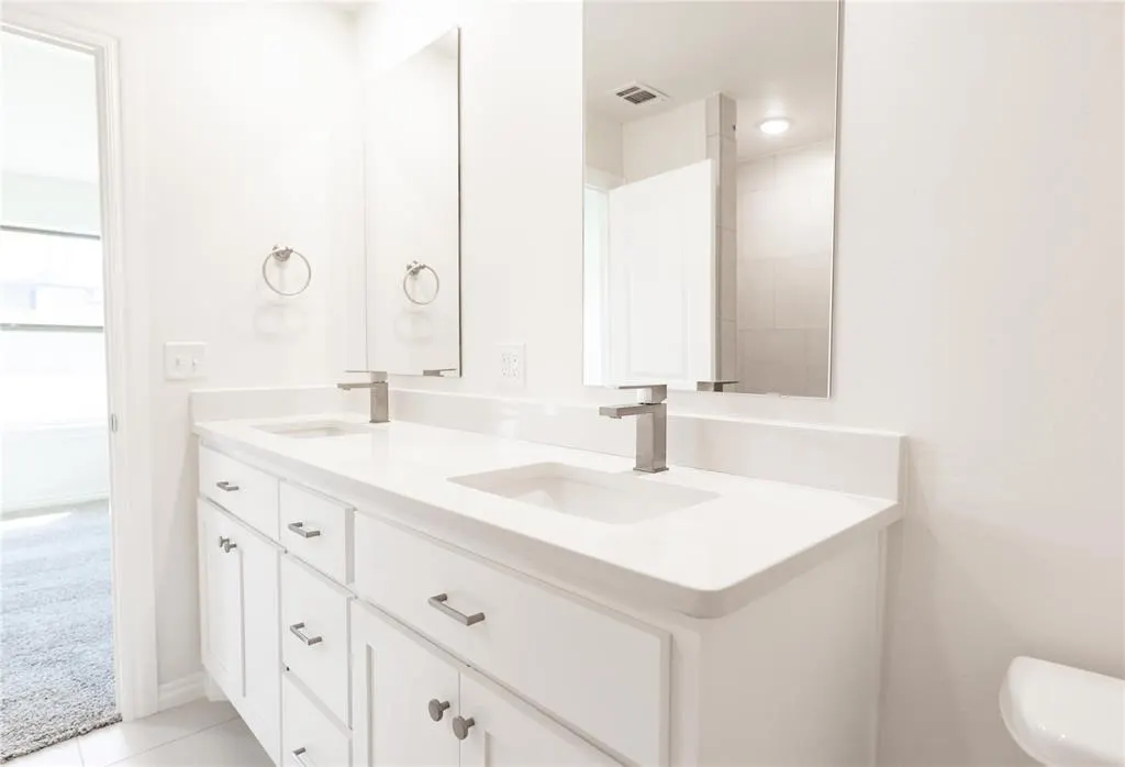 Photo 8 — 9204 NW 119th Street, Yukon, OK 73099