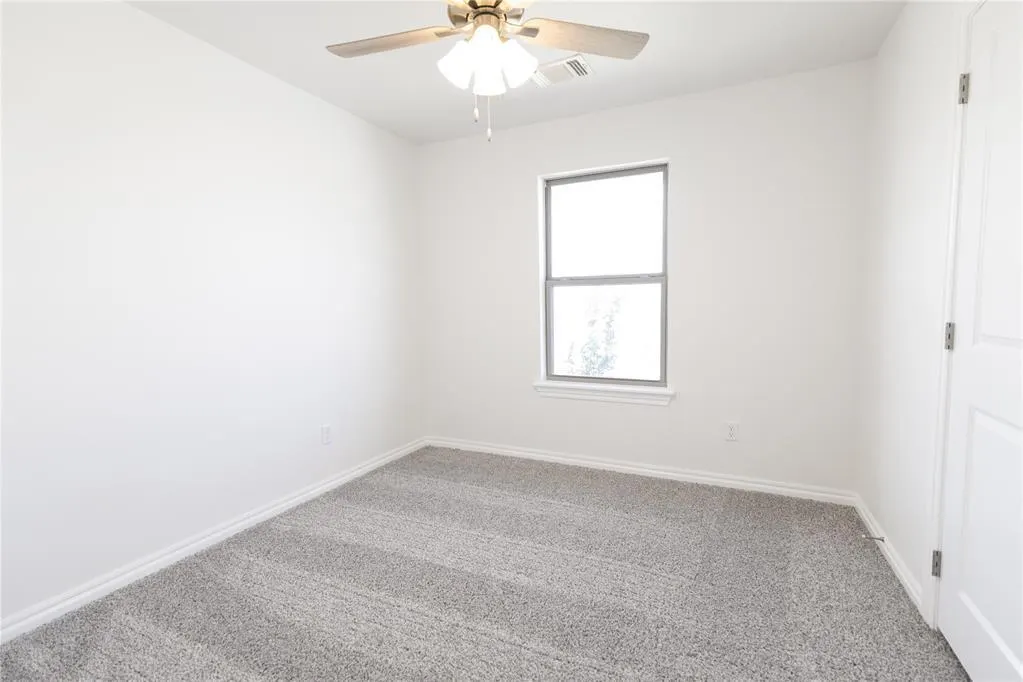 Photo 15 — 9204 NW 119th Street, Yukon, OK 73099