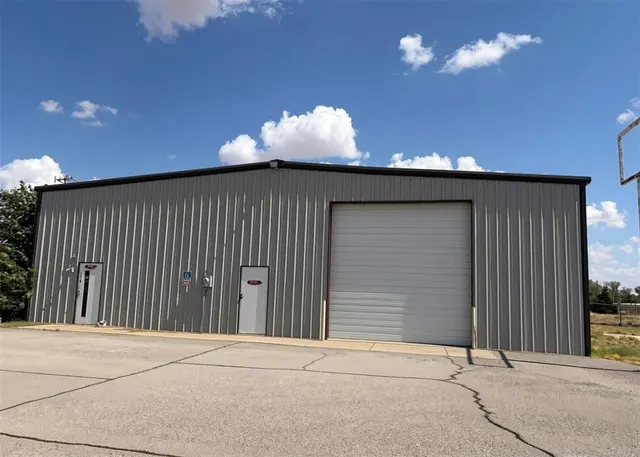 Photo 2 — 1318 Airport Industrial Road, Elk City, OK 73644