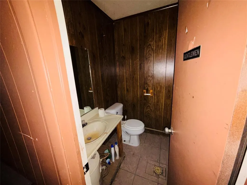 Photo 5 — 1318 Airport Industrial Road, Elk City, OK 73644