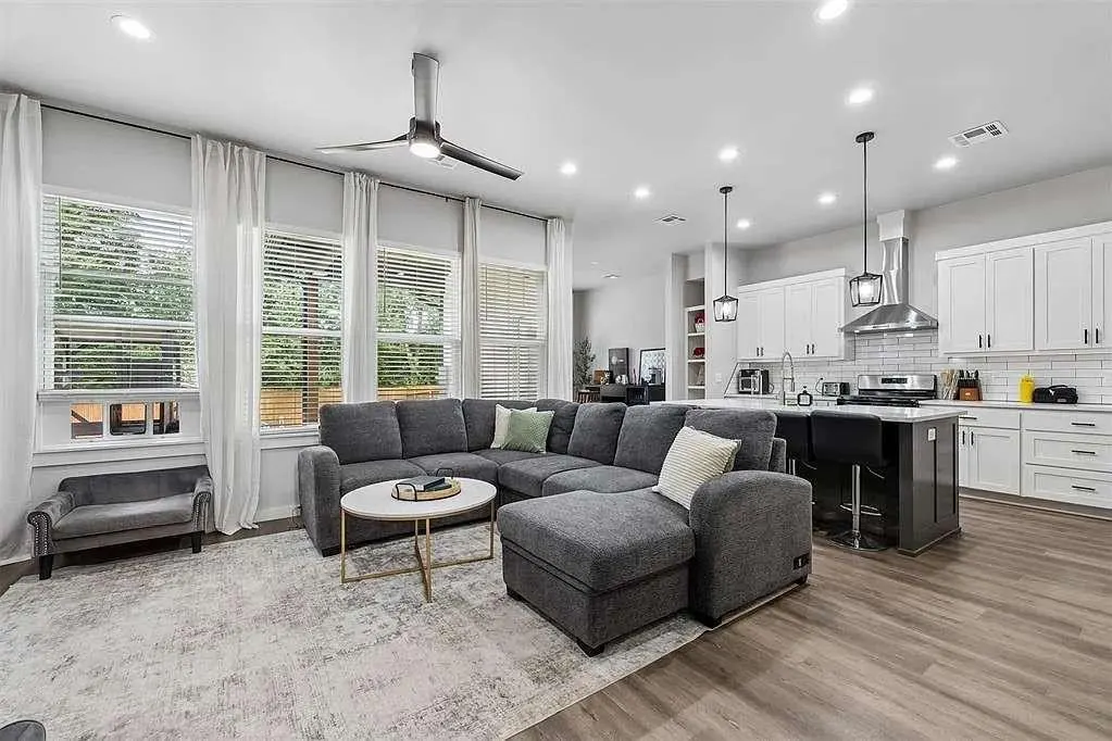 Photo 6 — 4617 S East Avenue, Oklahoma City, OK 73129