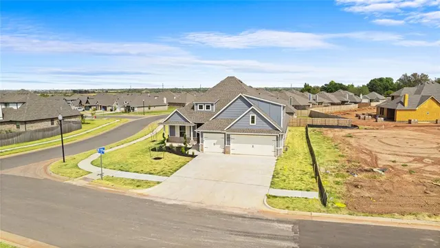 Photo 2 — 3100 Colt Way, Moore, OK 73160
