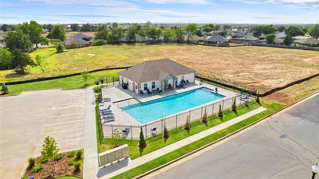 Photo 5 — 3100 Colt Way, Moore, OK 73160