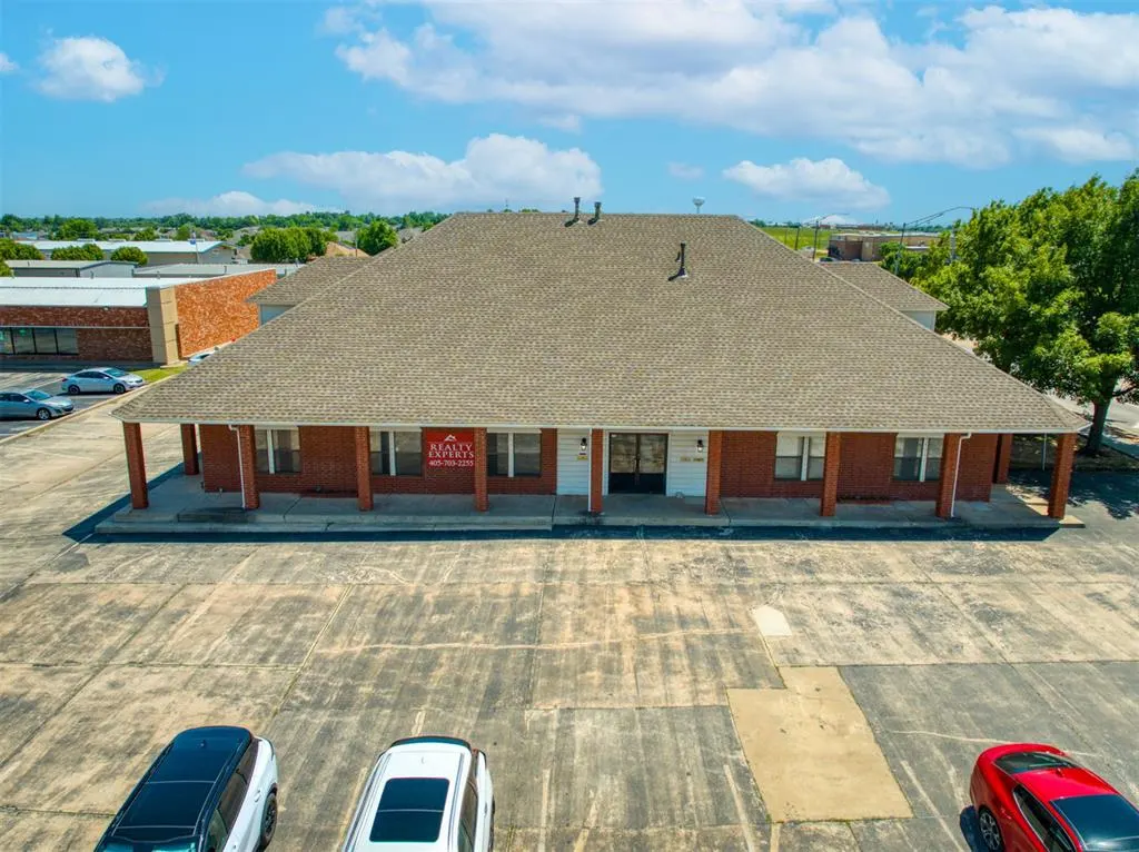 Front exterior — 504 Tower Drive, Moore, OK 73160