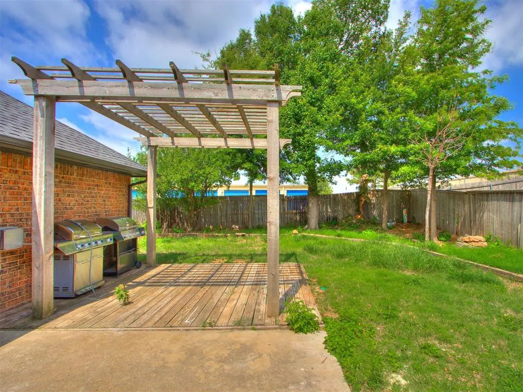 Photo 4 — 209 Tumbleweed Road, Yukon, OK 73099
