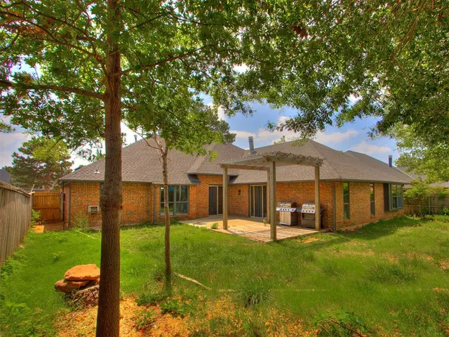 Photo 5 — 209 Tumbleweed Road, Yukon, OK 73099