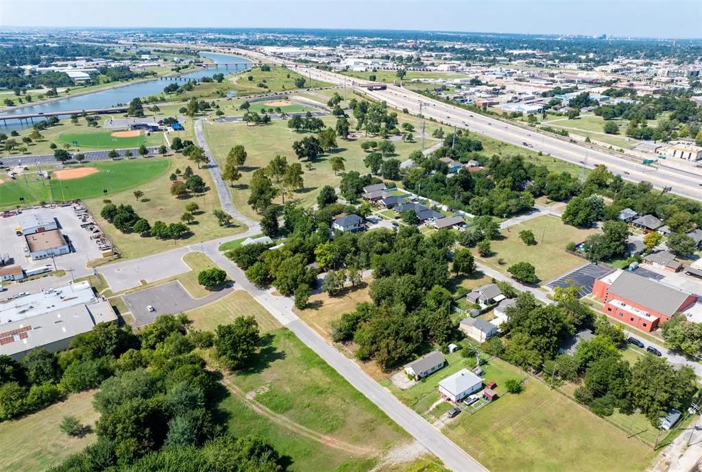 Photo 2 — 530 SW 12th Street, Oklahoma City, OK 73109