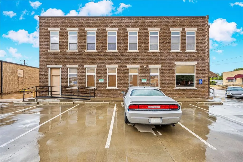 Photo 4 — 201 N Noble Avenue, Watonga, OK 73772