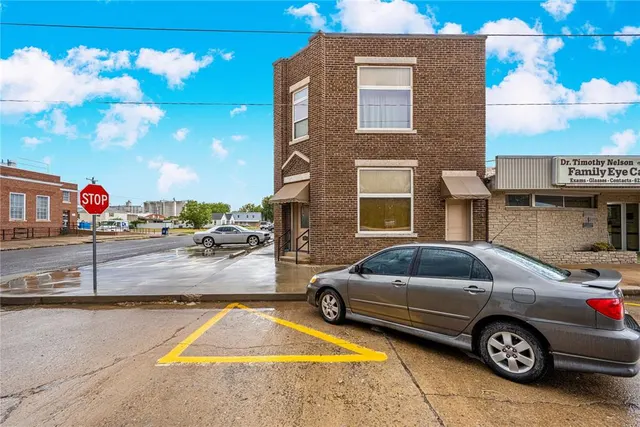 Photo 3 — 201 N Noble Avenue, Watonga, OK 73772